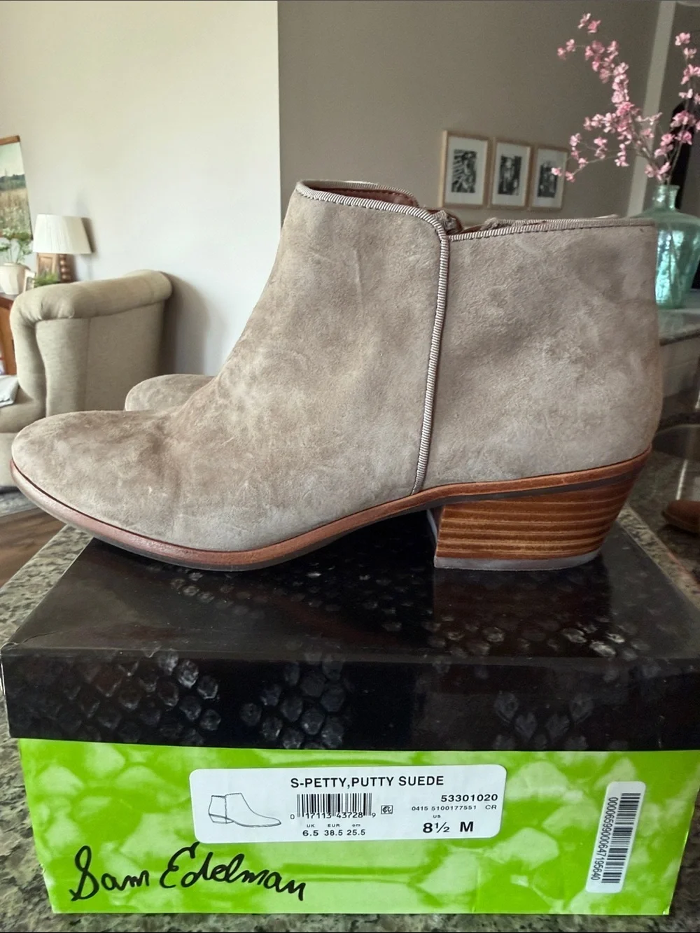 EUC/LNIB, Sam Edelman Petty Suede Ankle Booties in Putty Suede